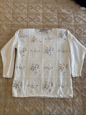 Carolyn Taylor Size Large Floral Decorative sweater